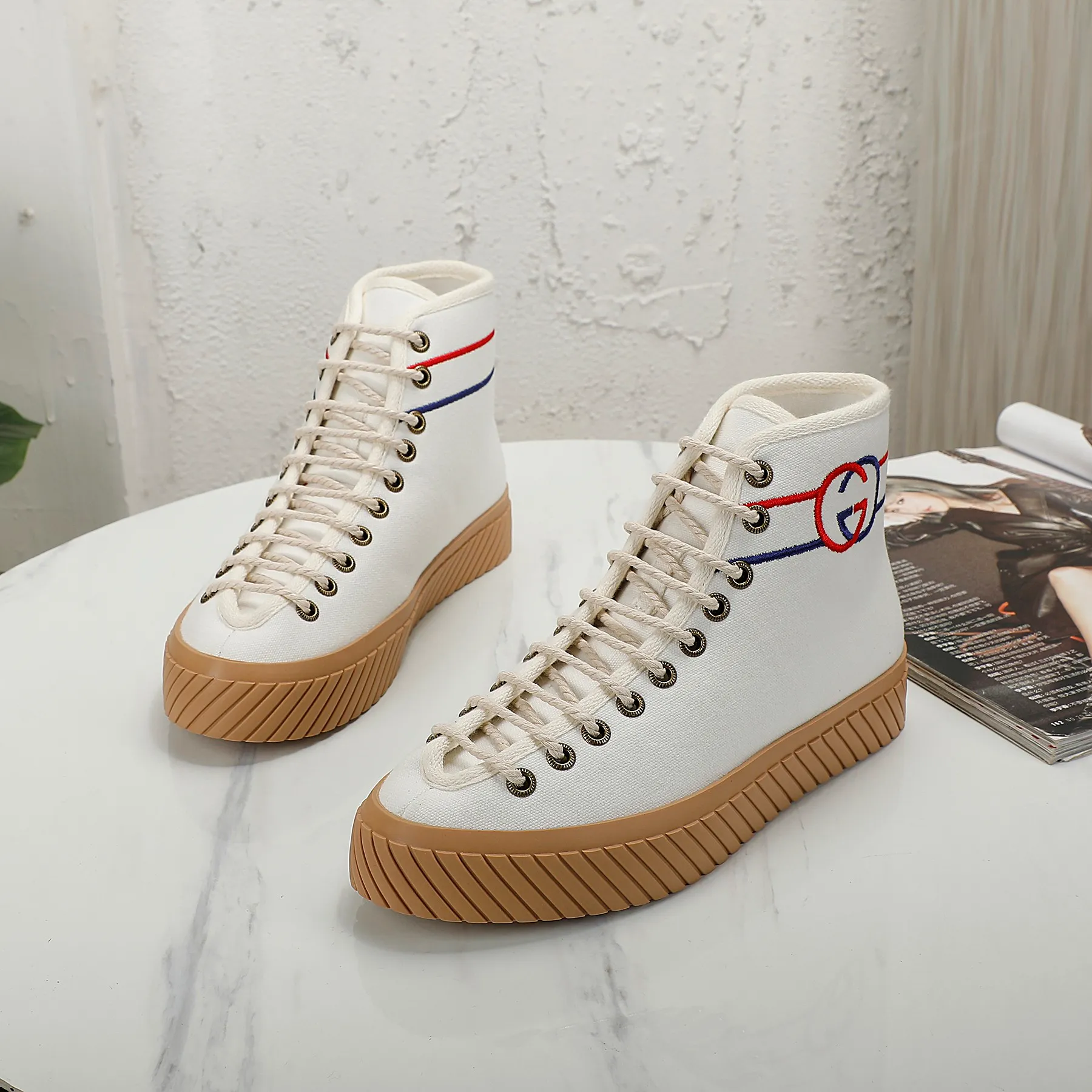 Men 👟👟Ex-factory price 440👟👟 +10 GUCCI, couple style, other colors also available, you can also place an order with pictures